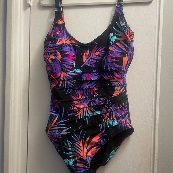 Calvin Klein womens onepiece swimsuit - Picture 4 of 4